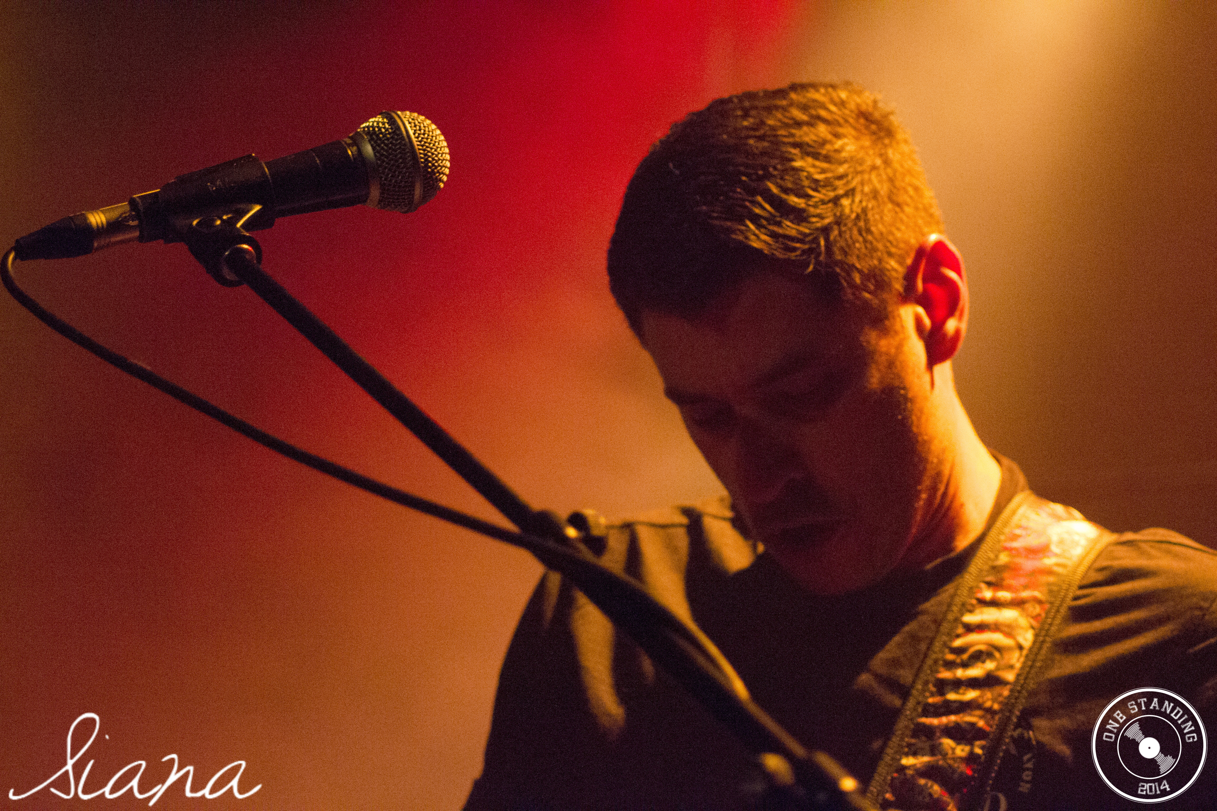 stereotypical working class show concert marché gare lyon