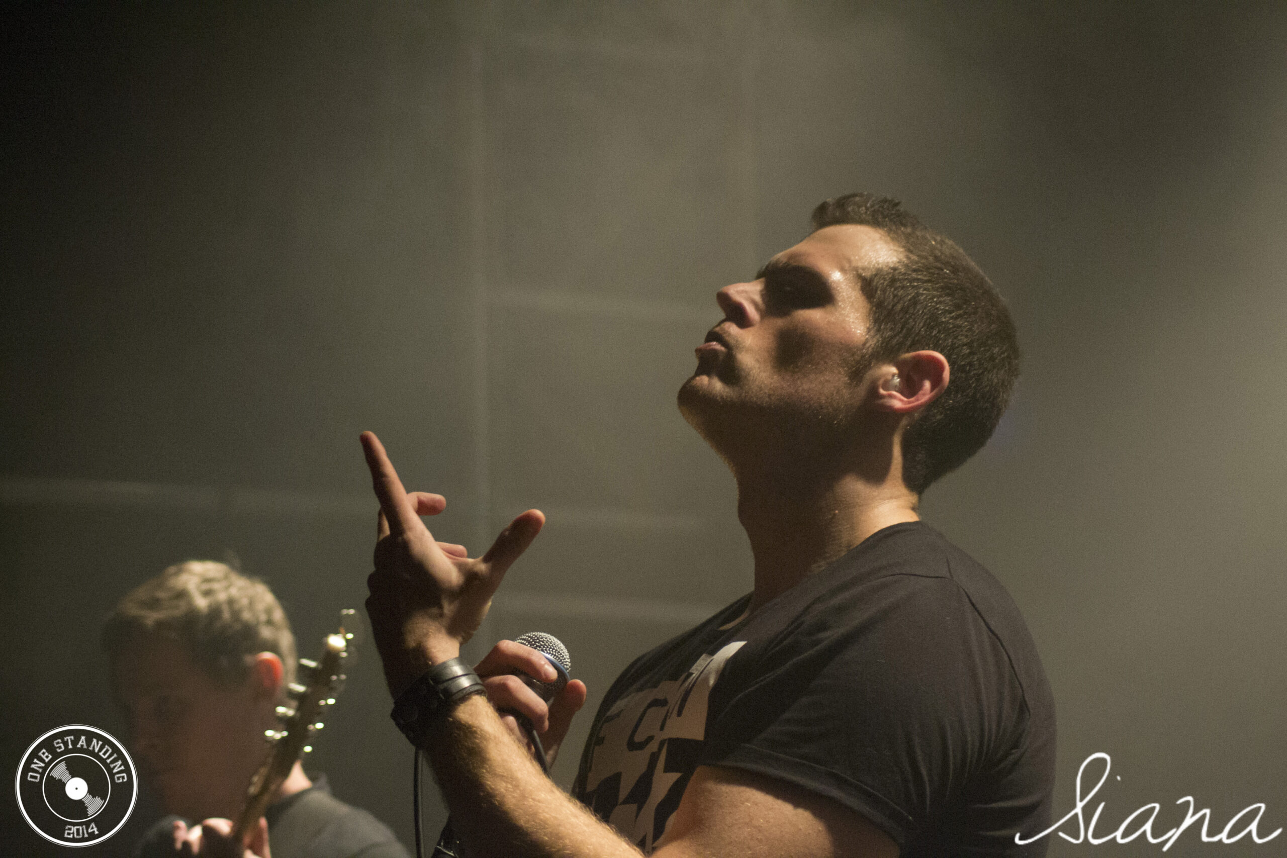 stereotypical working class show concert marché gare lyon