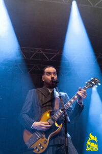 de staat biffy clyro le transbordeur lyon a celebration of endings blackened sky 14th floor records warner music group live nation france la SAS concerts