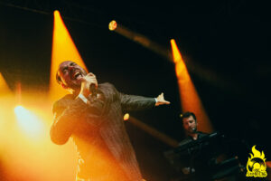 de staat biffy clyro le transbordeur lyon a celebration of endings blackened sky 14th floor records warner music group live nation france la SAS concerts