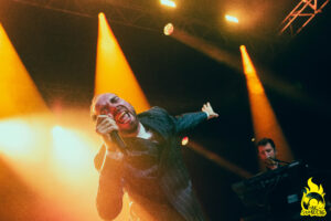 de staat biffy clyro le transbordeur lyon a celebration of endings blackened sky 14th floor records warner music group live nation france la SAS concerts