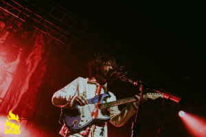 de staat biffy clyro le transbordeur lyon a celebration of endings blackened sky 14th floor records warner music group live nation france la SAS concerts